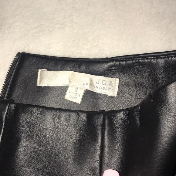 black leather skirt - Picture 2 of 3